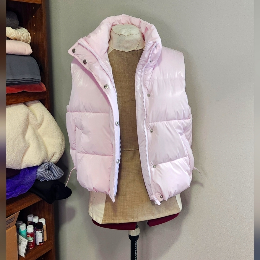 PINK Brand Marshmallow Pink Puffer Vest size M